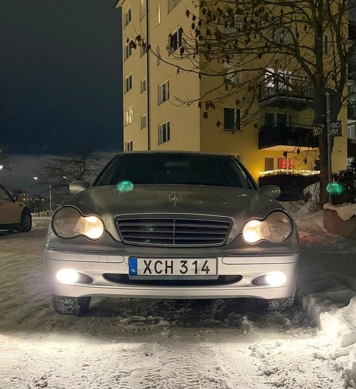 Begagnad Mercedes C240 Elegance 170 HK (125 kW) 2004 Sedan