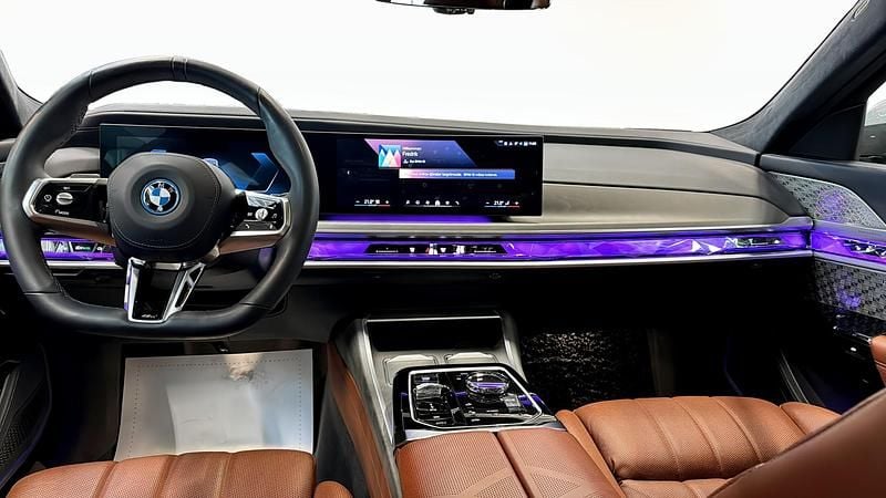 Begagnad BMW i7 Executive 400 kW (544 HK) 2022 Grå Sedan