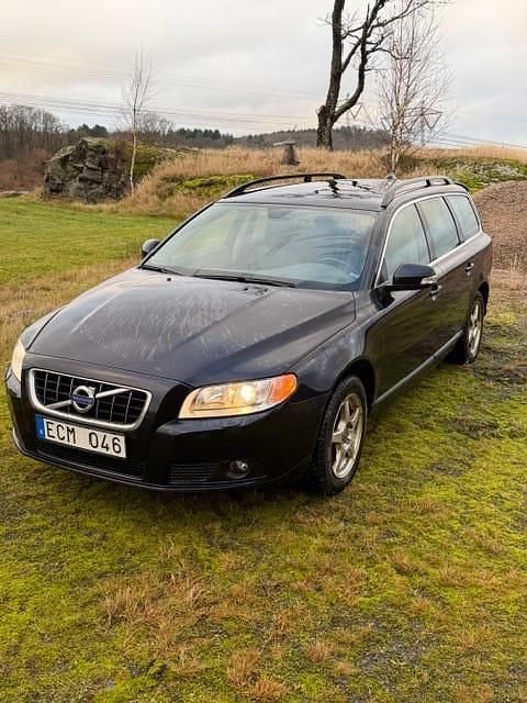 Mörkblå metallic Begagnad 2010 Volvo V70 Kombi | 77 500 kr (Bra pris) - Bild 1/4