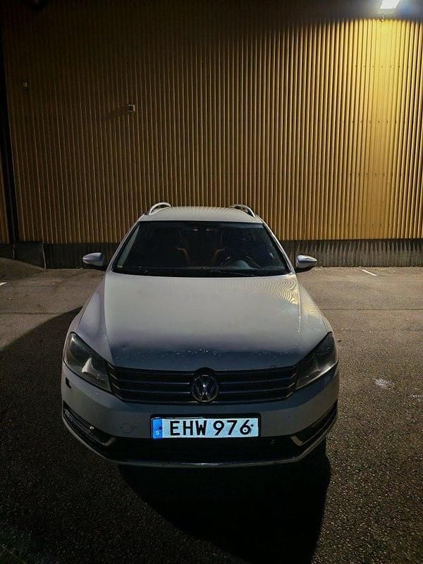 Vit Begagnad 2014 VW Passat Kombi | 63 500 kr (Superpris) - Bild 1/4