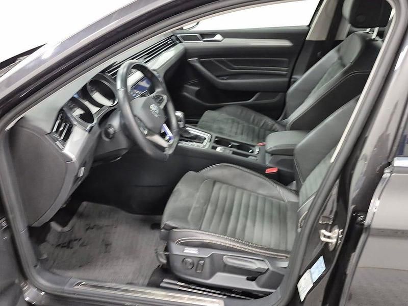 Begagnad VW Passat GTE 156 HK (114 kW) 2022 Mangan grey metallic Kombi