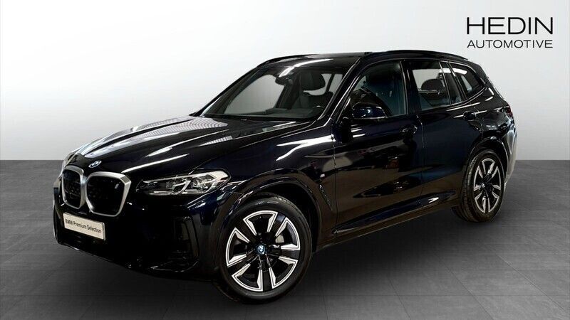 Svart (black) Begagnad 2022 BMW iX3 M Sport SUV | 459 700 kr (Bra pris) - Bild 1/4