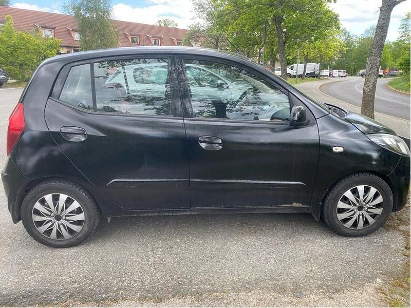 Svart Begagnad 2012 Hyundai i10 Premium Halvkombi | 22 000 kr (Superpris) - Bild 1/4