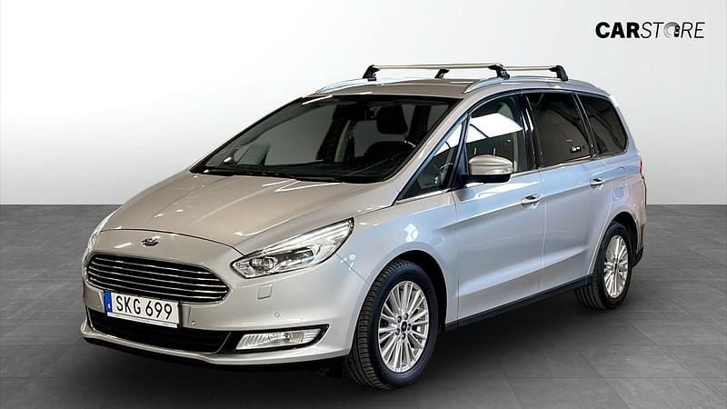 Grå Begagnad 2017 Ford Galaxy Titanium Minibuss | 169 900 kr (Marknadspris) - Bild 1/4