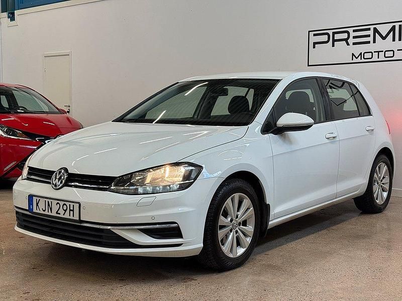 Begagnad VW Golf VIII 116 HK (85 kW) 2019 Vit Halvkombi