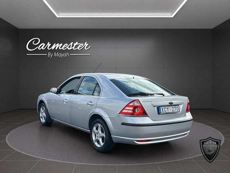 Begagnad Ford Mondeo Titanium 146 HK (107 kW) 2006 Silver Halvkombi