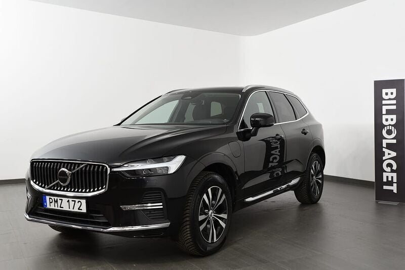 Svart Begagnad 2023 Volvo XC60 Core SUV | 509 500 kr (Marknadspris) - Bild 1/4