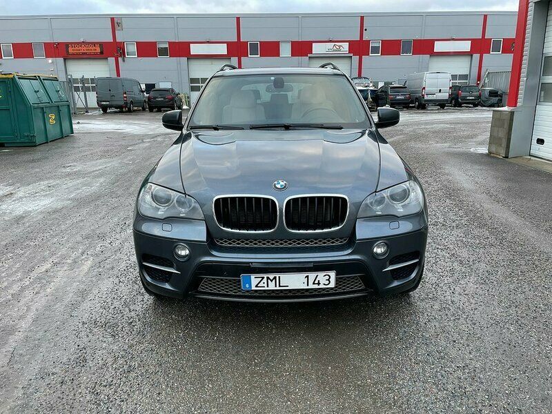Begagnad BMW X5 Sport Line 306 HK (225 kW) 2012 Mörkgrå SUV