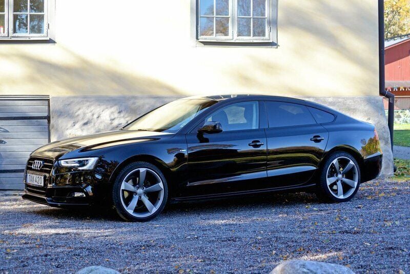Svart Begagnad 2016 Audi A5 Sportback Proline Halvkombi | 170 000 kr (Superpris) - Bild 1/4