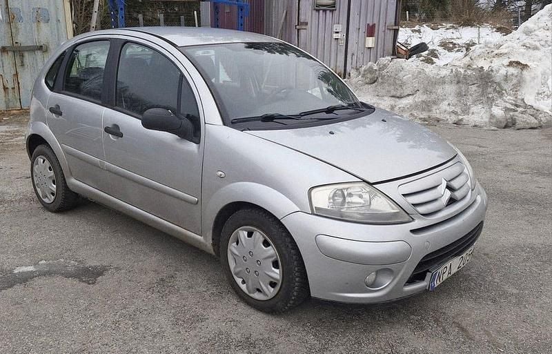 Silver Begagnad 2008 Citroën C3 Halvkombi | 22 900 kr (Dyr) - Bild 1/4