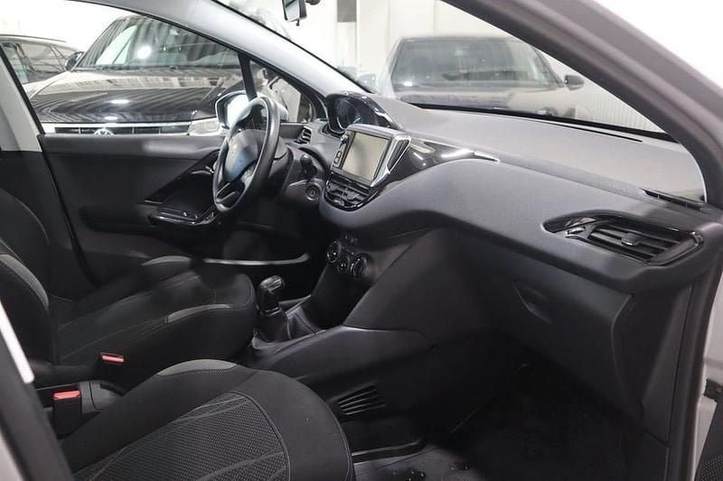 Begagnad Peugeot 208 82 HK (60 kW) 2013 Ljusgrå Halvkombi