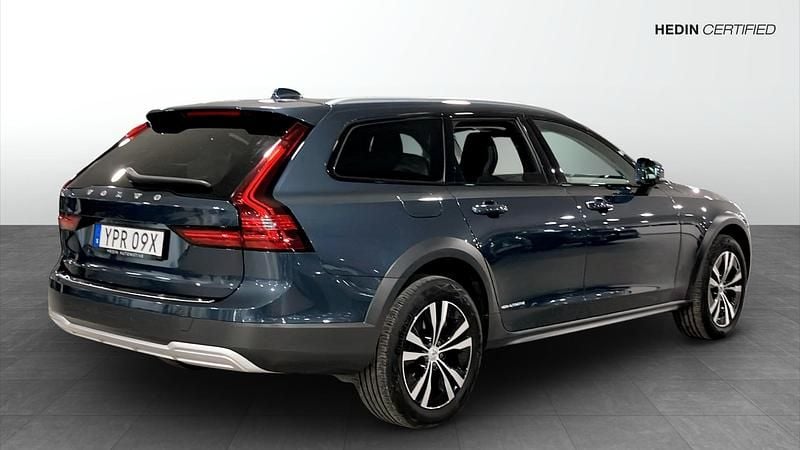 Begagnad Volvo V90 CC Momentum 197 HK (144 kW) 2021 Blå Kombi