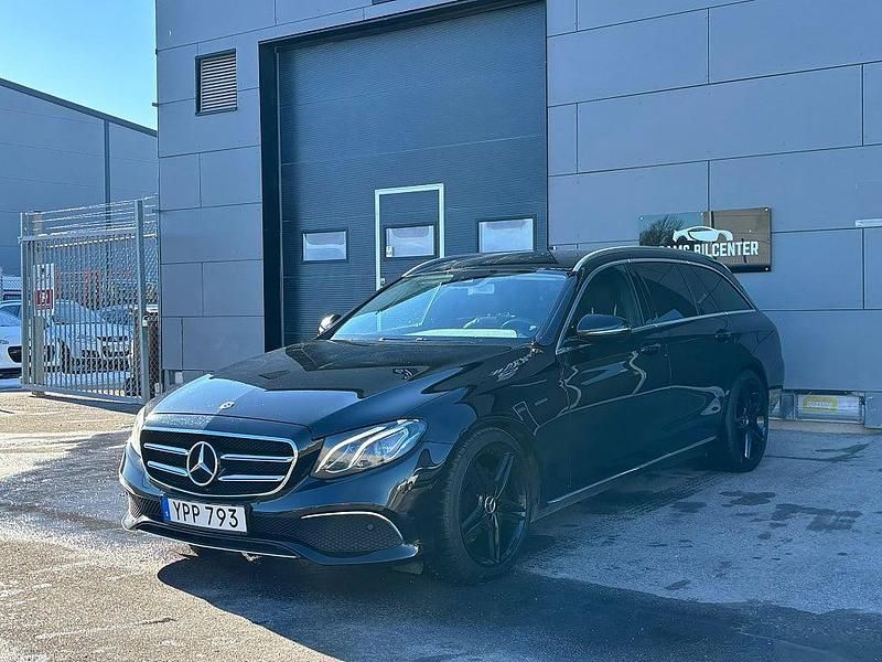 Begagnad Mercedes E200 Avantgarde 150 HK (110 kW) 2018 Svart Kombi