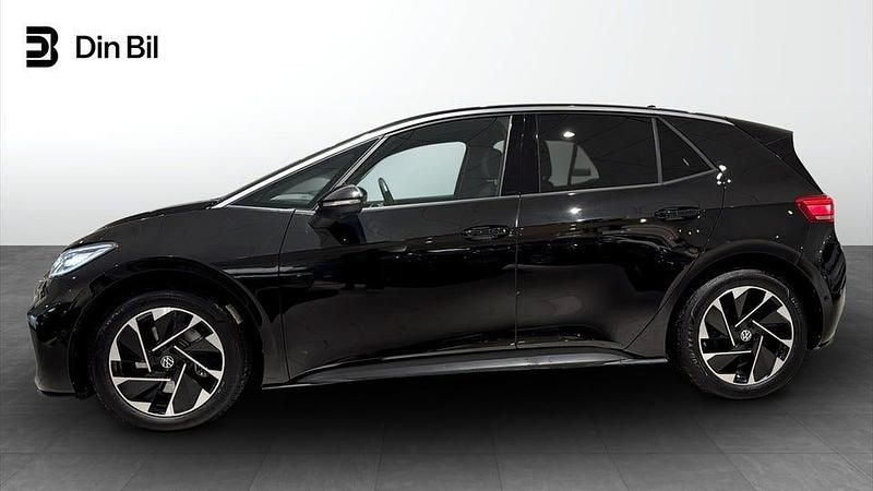 Begagnad VW ID.3 Pro Performance 239 kW (326 HK) 2024 Grenadilla black Halvkombi