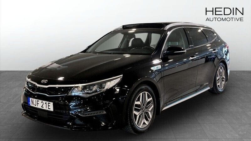 Svart (black) Begagnad 2020 Kia Optima Hybrid 2 Sedan | 239 900 kr (Marknadspris) - Bild 1/4