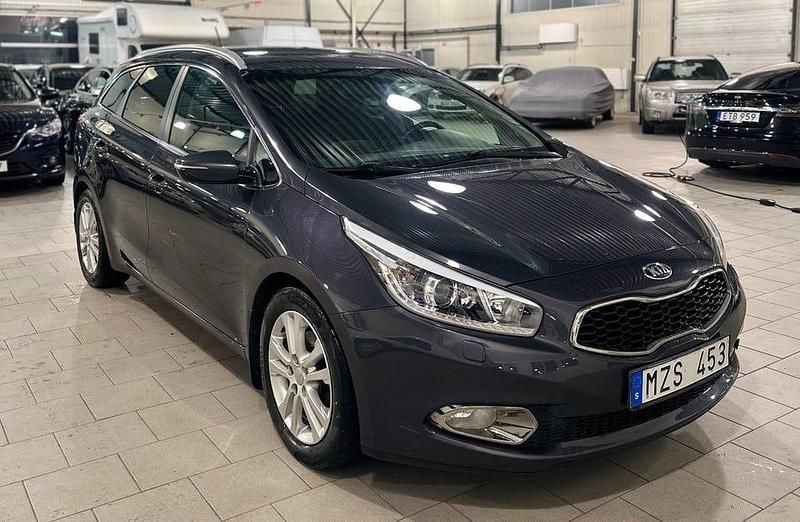Begagnad Kia Ceed 128 HK (94 kW) 2012 Grå Halvkombi