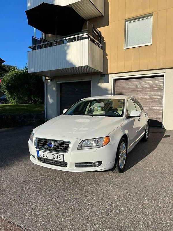 Vit Begagnad 2011 Volvo S80 Summum Sedan | 85 000 kr - Bild 1/4