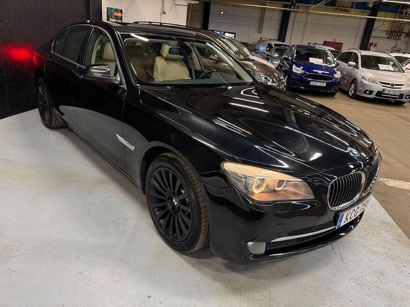 Begagnad BMW 730 245 HK (180 kW) 2009 Svart Sedan