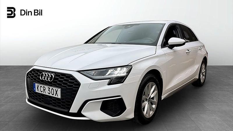 Vit Begagnad 2022 Audi A3 Sportback Proline Halvkombi | 239 000 kr (Bra pris) - Bild 1/4