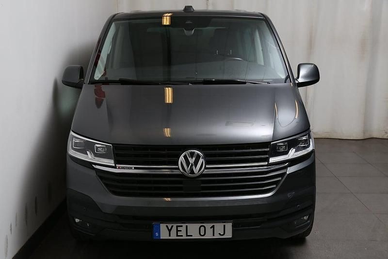 Begagnad VW Multivan Highline 199 HK (146 kW) 2020 Grå metallic Van