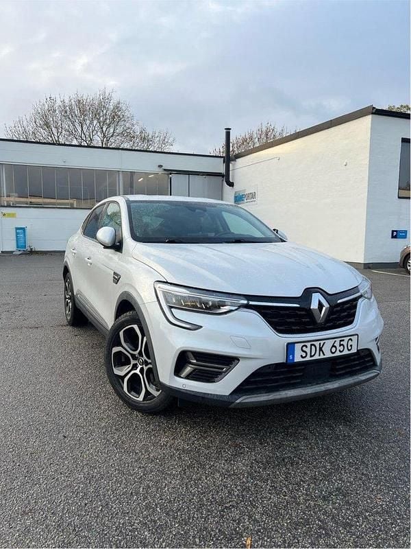 Vit Begagnad 2022 Renault Arkana SUV | 143 000 kr - Bild 1/4