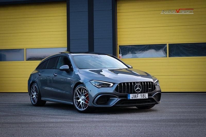 Mörkgrå Begagnad 2020 Mercedes CLA45 AMG Kombi | 519 900 kr (Bra pris) - Bild 1/4