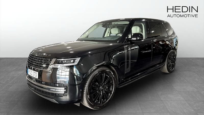 Svart metallic Begagnad 2024 Land Rover Range Rover Autobiography SUV | 1 799 900 kr - Bild 1/4
