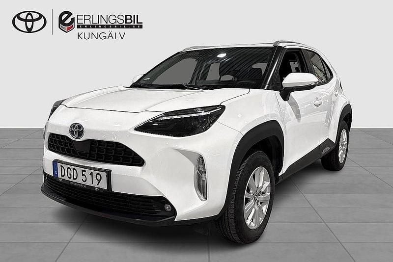 Vit Begagnad 2022 Toyota Yaris Cross Active SUV | 264 900 kr (Marknadspris) - Bild 1/3