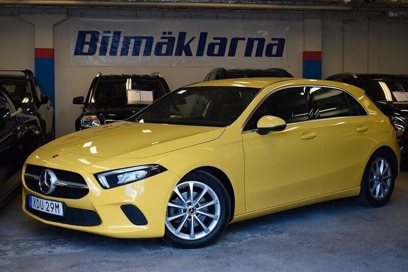 Gul Begagnad 2019 Mercedes A180 Halvkombi | 219 000 kr (Bra pris) - Bild 1/4