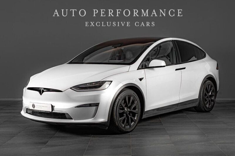 Begagnad 2023 Tesla Model X Plaid SUV | 999 900 kr - Bild 1/4