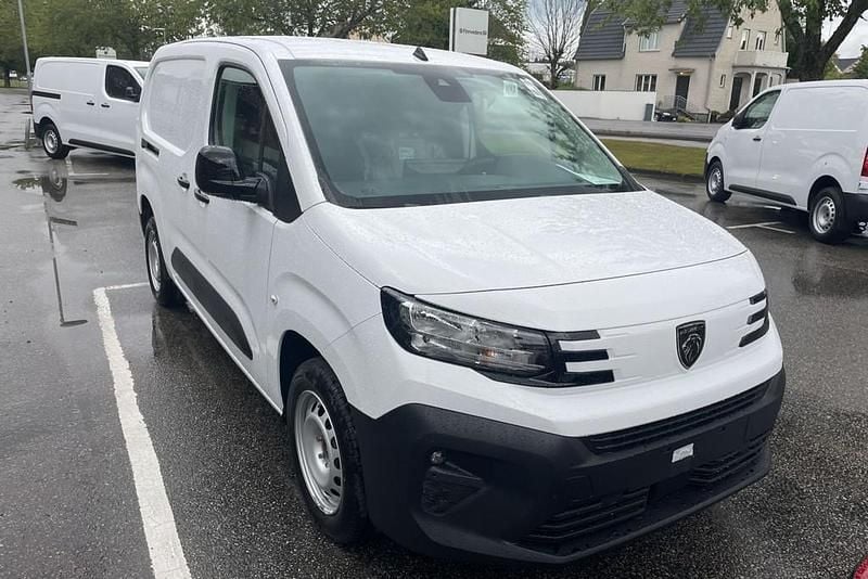 Vit Ny 2025 Peugeot Partner Minibuss | 345 900 kr (Lite dyr) - Bild 1/2