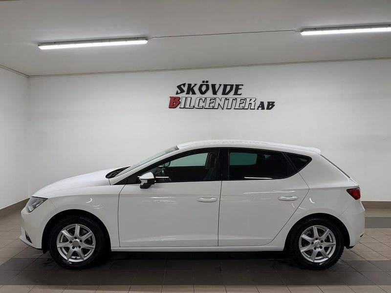 Begagnad Seat Leon Style 110 HK (80 kW) 2015 Vit Halvkombi