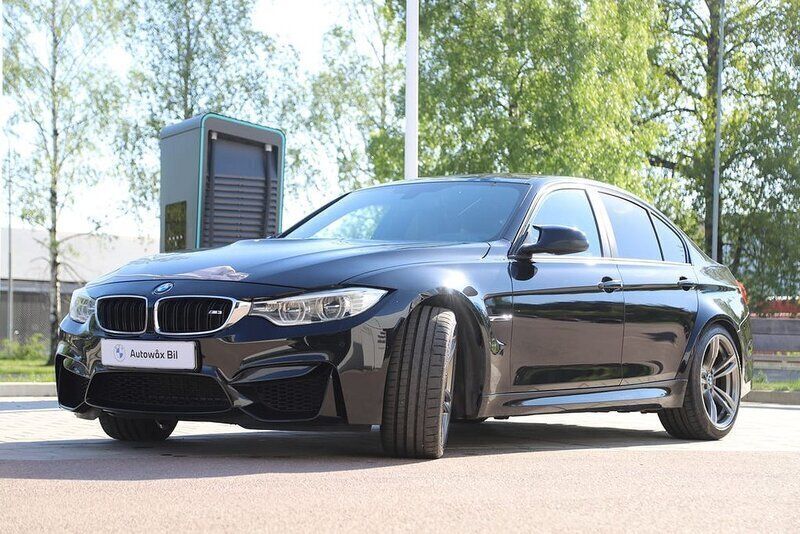 Svart Begagnad 2016 BMW M3 Comfort Edition Sedan | 619 000 kr - Bild 1/4