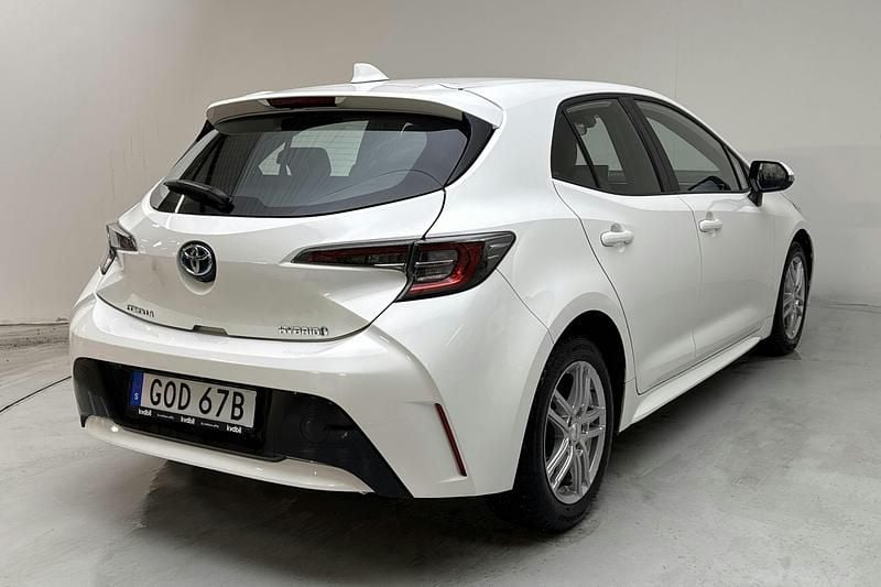 Begagnad Toyota Corolla Active 122 HK (89 kW) 2022 Vit