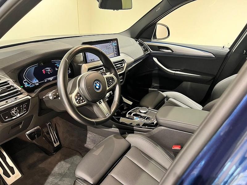 Begagnad BMW iX3 M Sport 210 kW (286 HK) 2024 Blå SUV