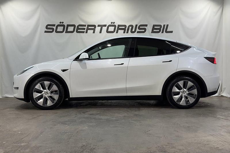 Begagnad Tesla Model Y Long Range AWD 378 kW (514 HK) 2023 Vit SUV