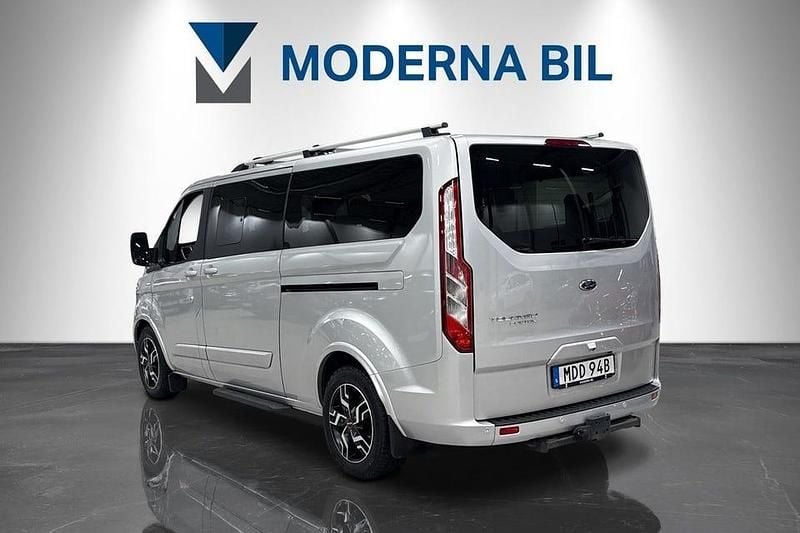 Begagnad Ford Tourneo Custom Titanium 185 HK (136 kW) 2021 Grå Van