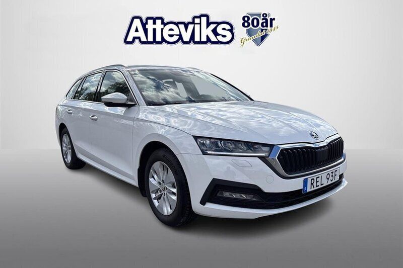 Vit Begagnad 2023 Skoda Octavia Ambition Kombi | 279 900 kr (Marknadspris) - Bild 1/4