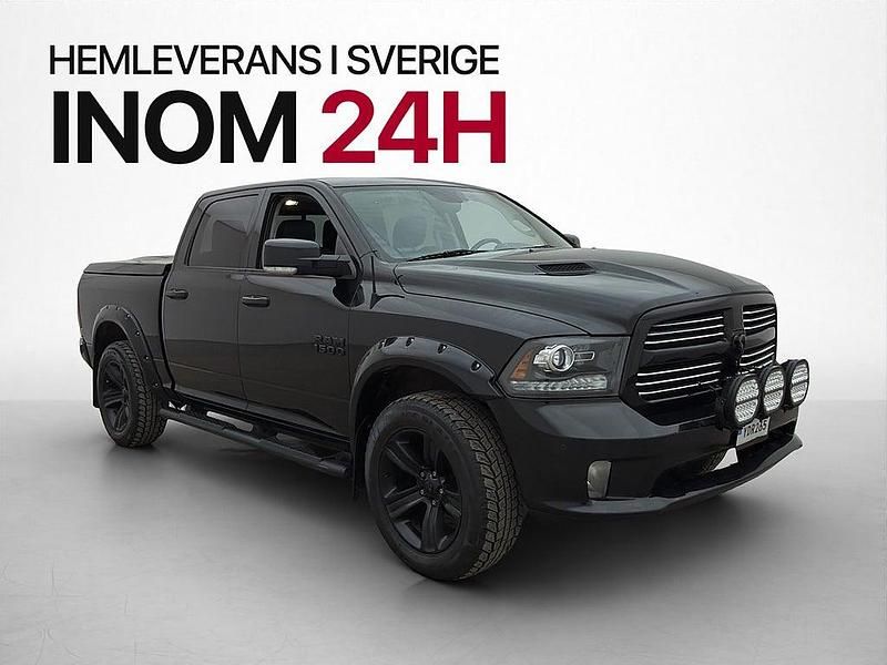 Begagnad RAM 1500 2016 Svart Pickup