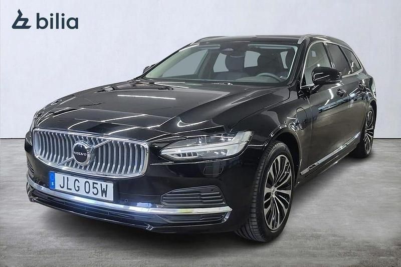 Svart Begagnad 2023 Volvo V90 Core Kombi | 399 000 kr (Marknadspris) - Bild 1/3