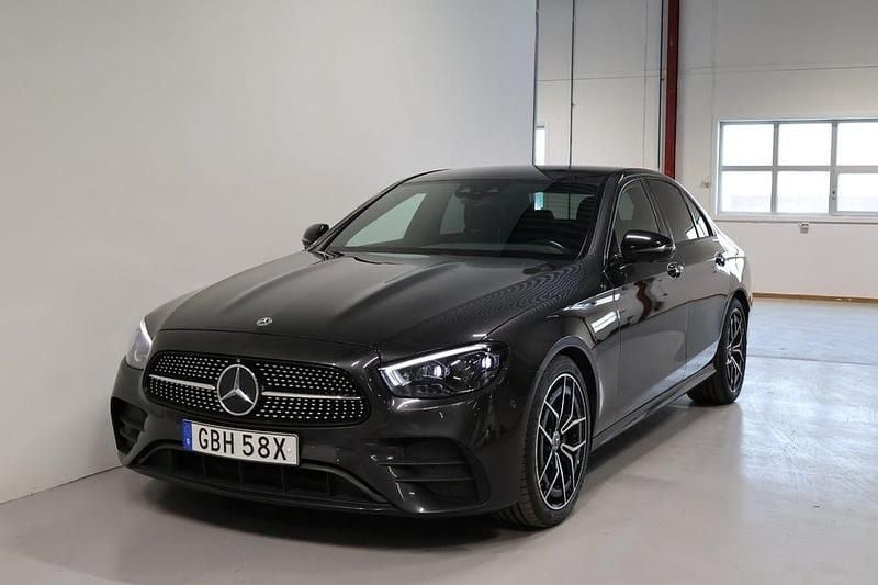 Begagnad Mercedes E220 AMG line 194 HK (142 kW) 2021 Grå Sedan
