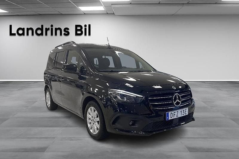 Begagnad Mercedes T180 116 HK (85 kW) 2023 Svart Minibuss