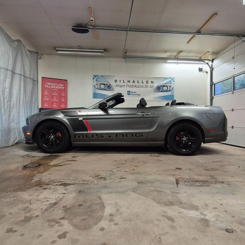 Begagnad Ford Mustang 340 HK (250 kW) 2005 Grå Cab