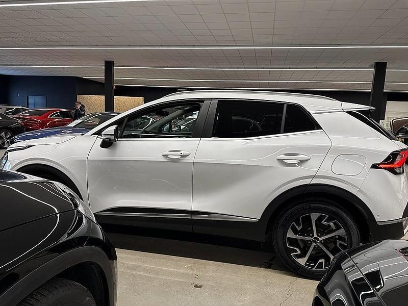 Begagnad Kia Sportage Advance 230 HK (169 kW) 2023 Vit SUV