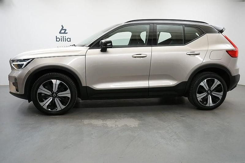 Begagnad Volvo XC40 Core 185 kW (252 HK) 2022 Ljusgrå (grå) SUV
