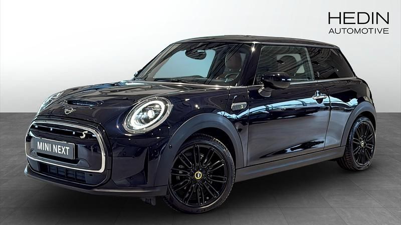 Svart Begagnad 2023 Mini Cooper SE Halvkombi | 248 700 kr (Marknadspris) - Bild 1/4