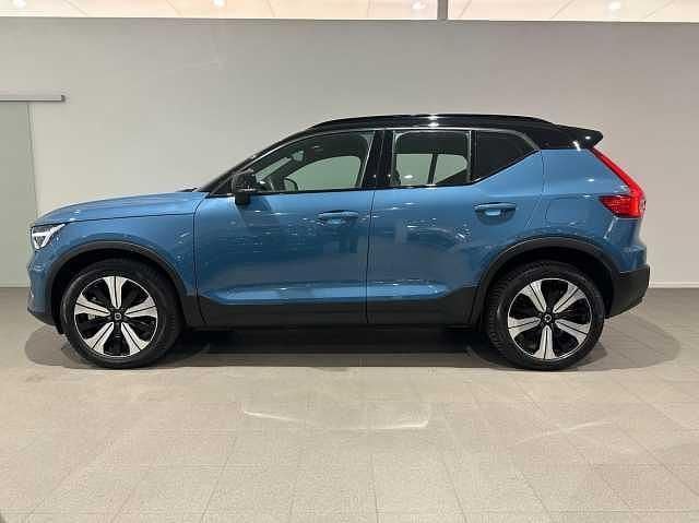 Begagnad Volvo XC40 Single Motor 185 kW (252 HK) 2023 Blå SUV