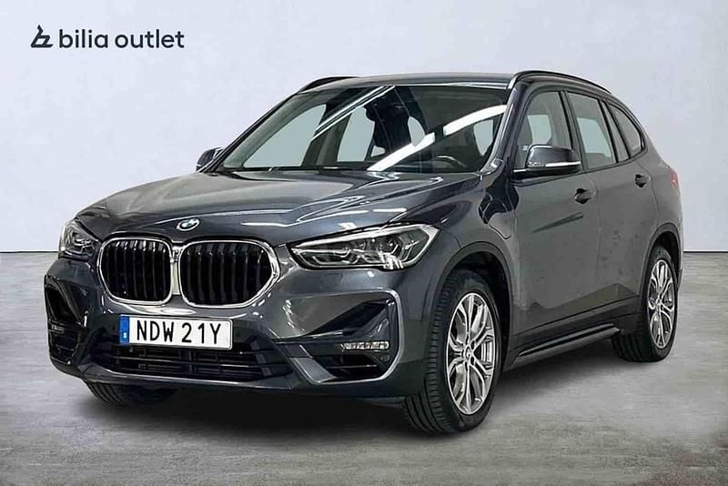 Grå Begagnad 2021 BMW X1 SUV | 299 900 kr (Bra pris) - Bild 1/1