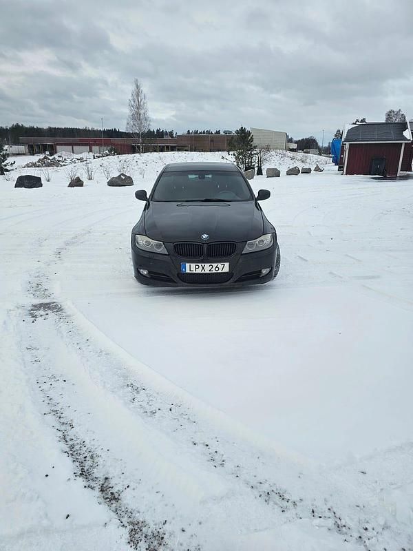 Begagnad BMW 320 Efficient Dynamics 163 HK (119 kW) 2011 Sedan