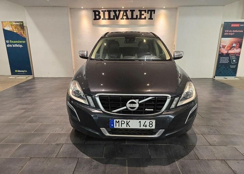 Grå Begagnad 2011 Volvo XC60 R-Design SUV | 109 900 kr (Superpris) - Bild 1/4